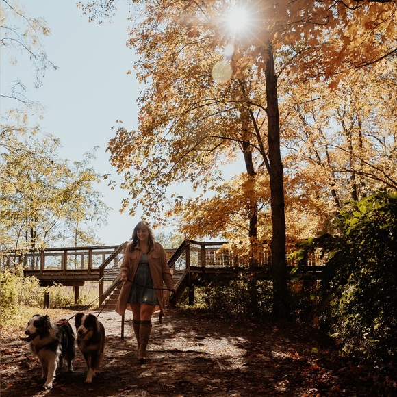 Meet LoMeinLauryn ✨🥰🫶🌱🪩🤠🩵 - Picture 2 of 6